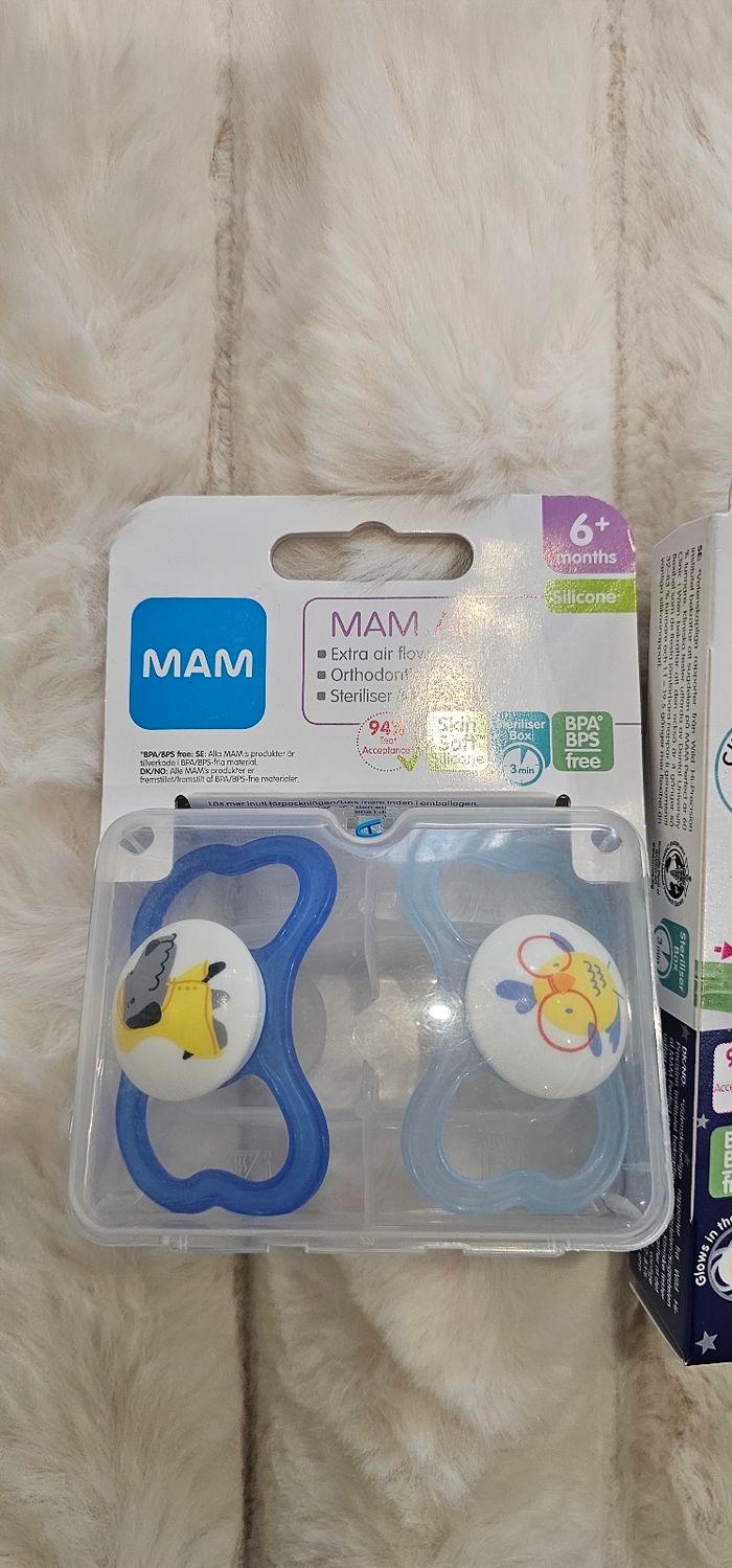 Lot de 4 sucettes 🍭 orthodontiques Mam Neuves - photo numéro 2