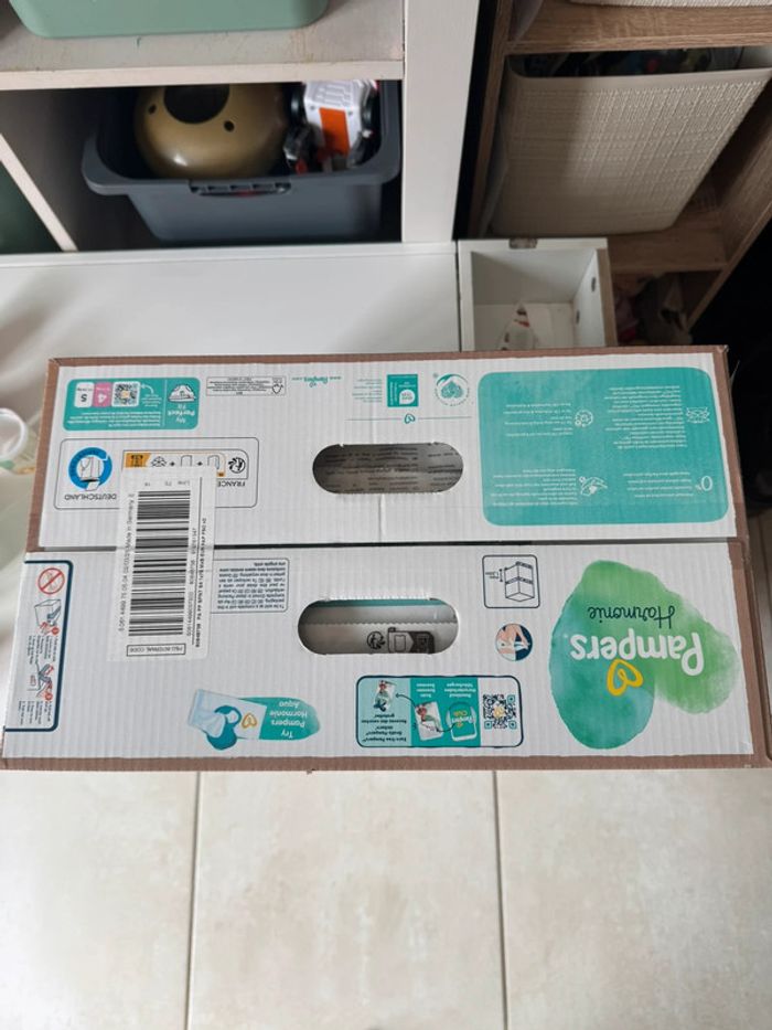 Carton couches Pampers harmonie taille 4 NEUF - photo numéro 3