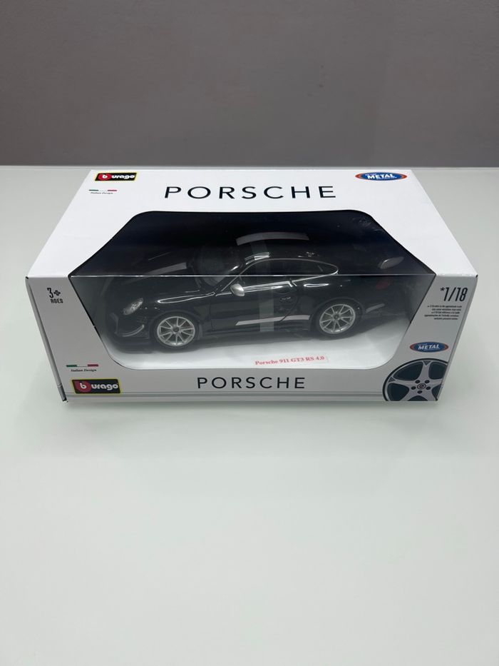 Bburago 1/18 Porsche 911 GT3 RS 4.0 Métal