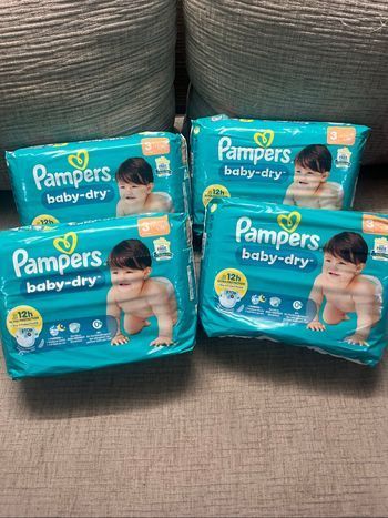 LOT PAMPERS TAILLE 3