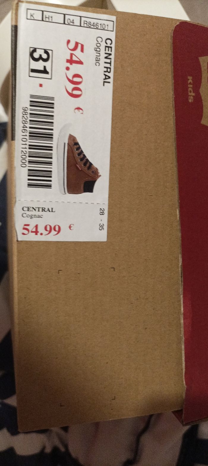 Chaussure Levi's taille 31 garçon neuve - photo numéro 2