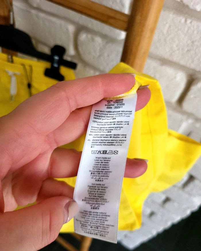 T-shirt et maillot de bain BOSS jaune  boss taille 9 mois neuf - photo numéro 3