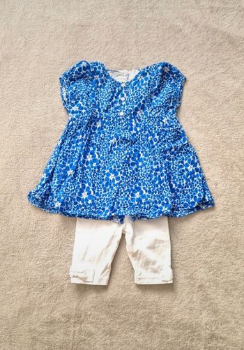 Ensemble robe fleurie bleu et blanche et legging