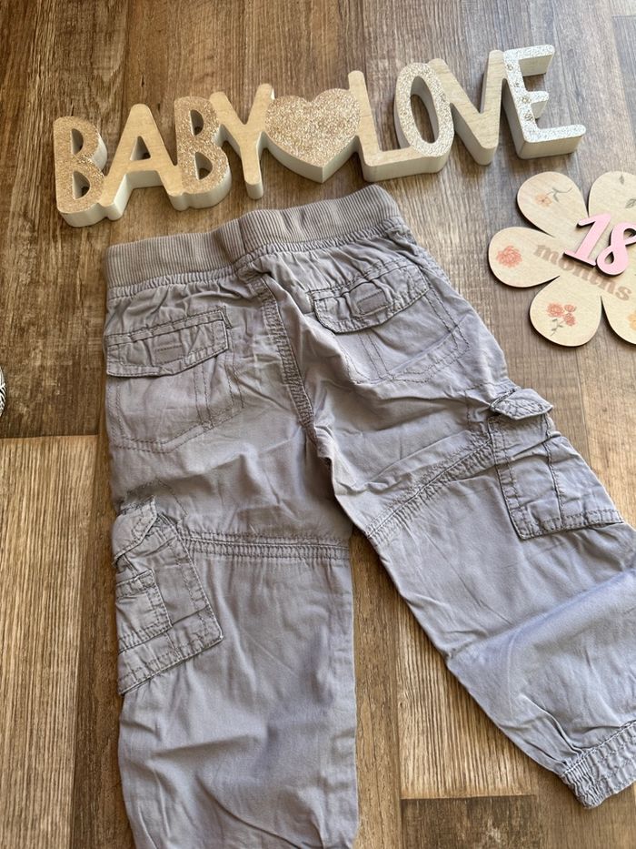 - Pantalon Kidkanai - 18 mois - bon état, petite tache - photo numéro 2