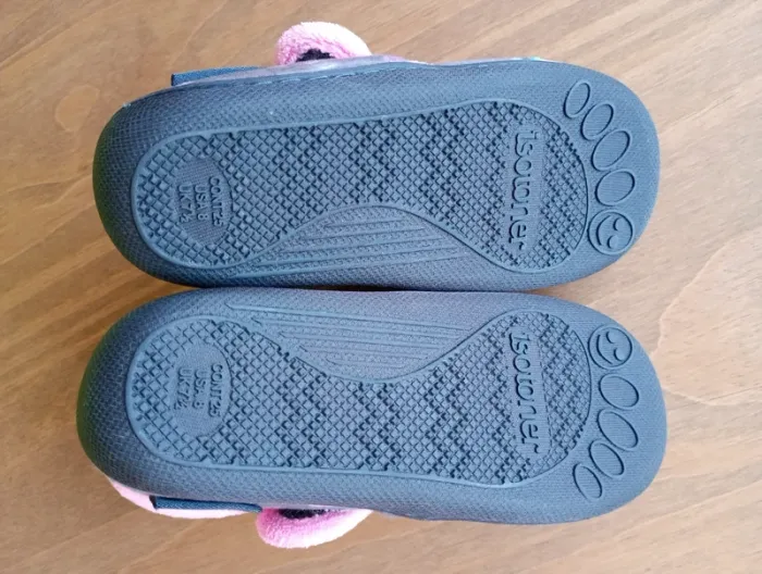 Chaussons/ pantoufles/ mémoire de forme/ Isotoner/ taille 25/ taille 8 (USA) - photo numéro 3