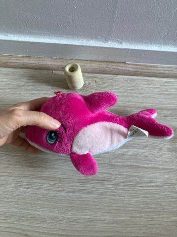 Dauphin en peluche