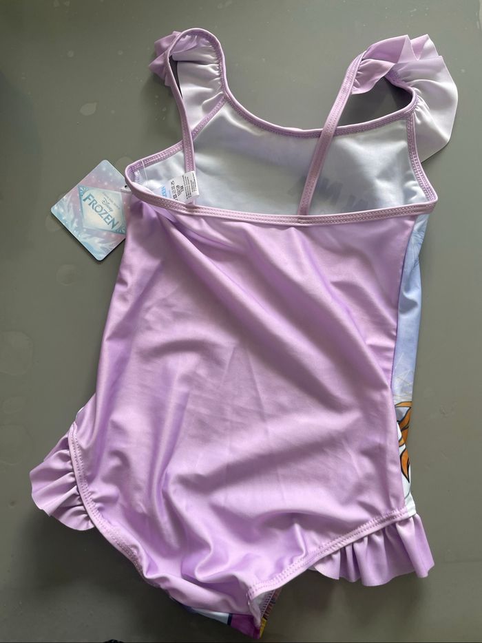Beau maillot de bain 1 pièce Disney Reine des Neiges T 7-8 ans 8 ans Neuf étiquette - photo numéro 10