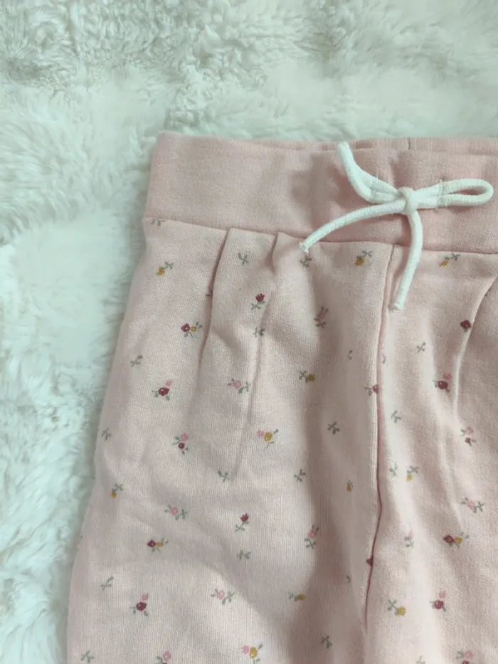 👶 Lot pantalons bébé – 1 mois – Kiabi & Disney - photo numéro 3