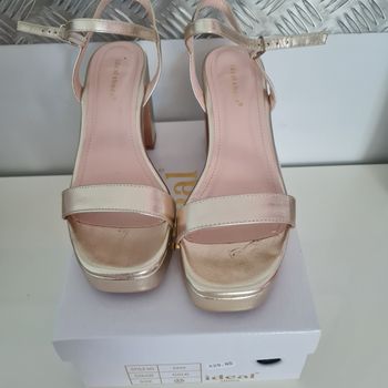 Sandales dorées