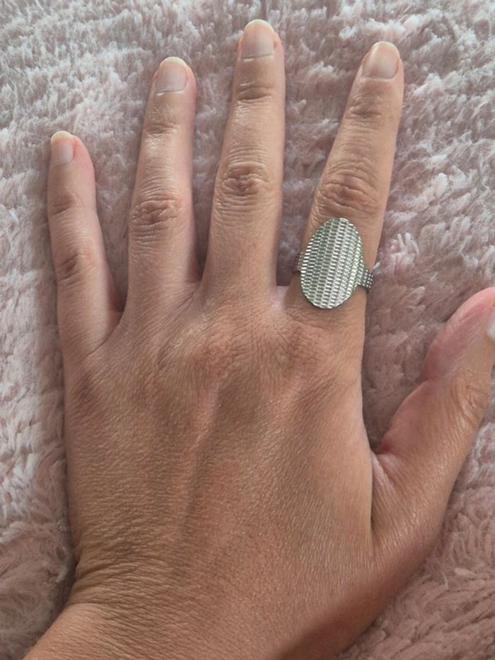 Jolie bague bandeau ovale - photo numéro 4