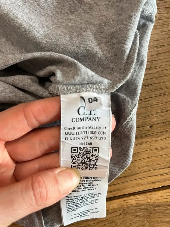 T-shirt gris C.P. Company - photo numéro 4