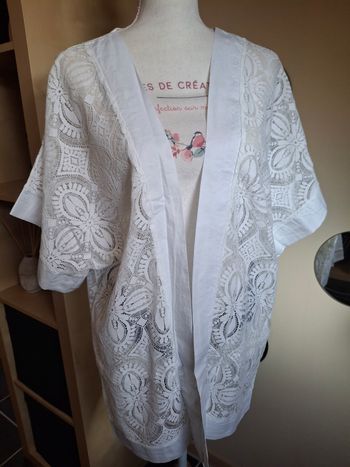 Kimono blanc dentelle neuf étiqueté