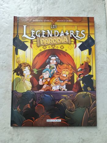 Livre BD Les légendaires (PÄRODIA)