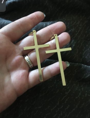 Boucles d’oreilles NEUVES pour femme forme de croix couleur doré