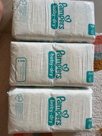 168 couches Pampers