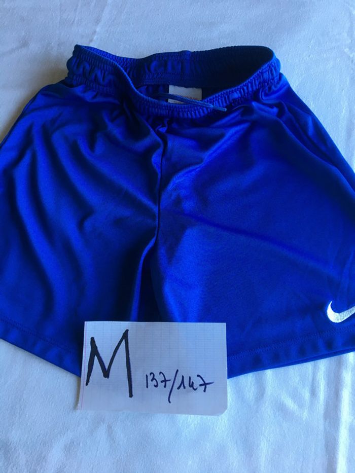 Short Foot Nike FCB - Taille M - 137/147 - photo numéro 3