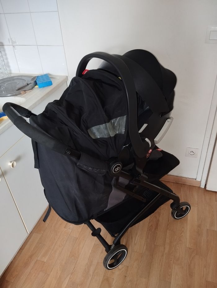 Ensemble poussette, coque Cybex aton5, base et adaptateurs - photo numéro 4