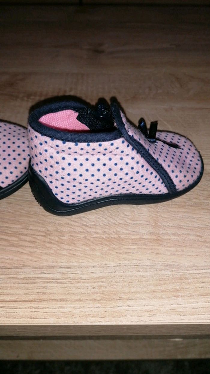 Pantoufles T 18 - photo numéro 5