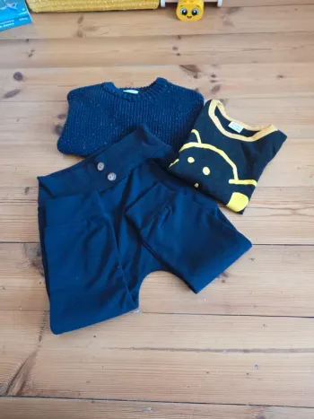 Lot de 3 vêtements 18-24 mois.