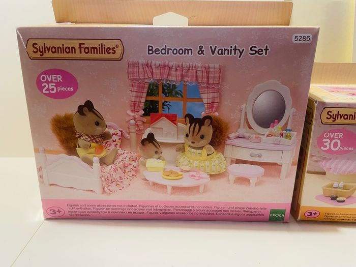 Sylvanian lot chambre et coiffeuse et boutique de chaussures - photo numéro 2