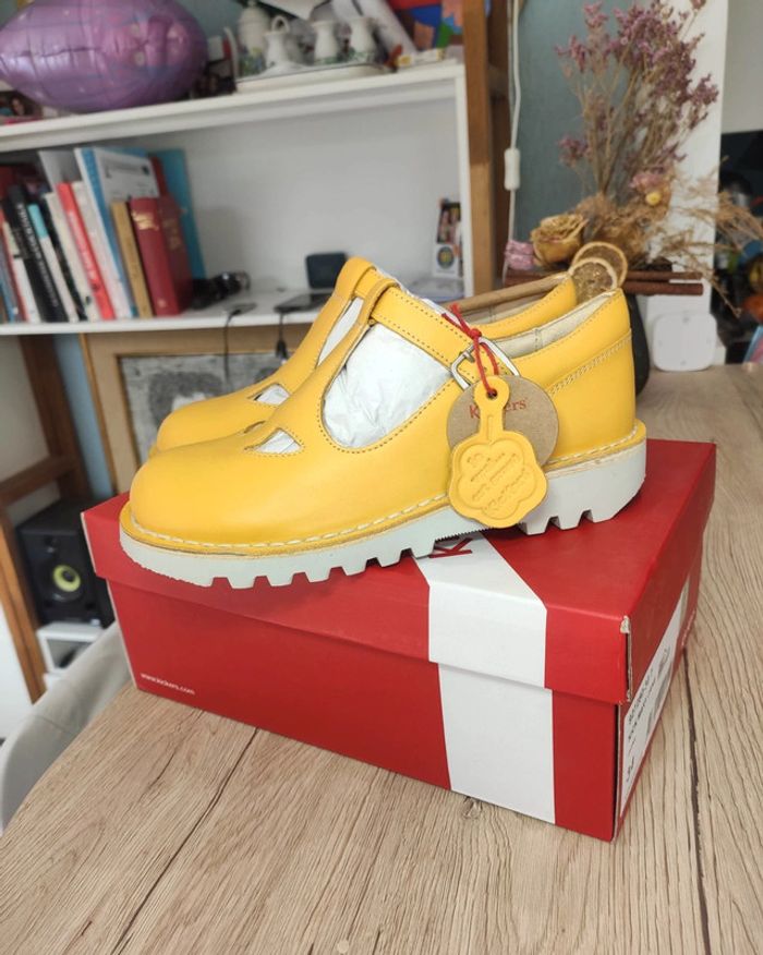 Chaussures sandales cuir kickers moutarde Mary Jane neuves 34 - photo numéro 4
