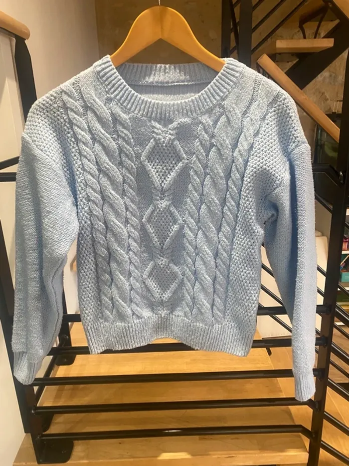Pull bleu