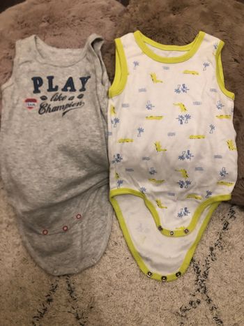 Lot de bodies débardeur Absorba 12 mois