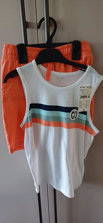 Pyjama 2 pièces garçon taille 8 ans. Kiabi