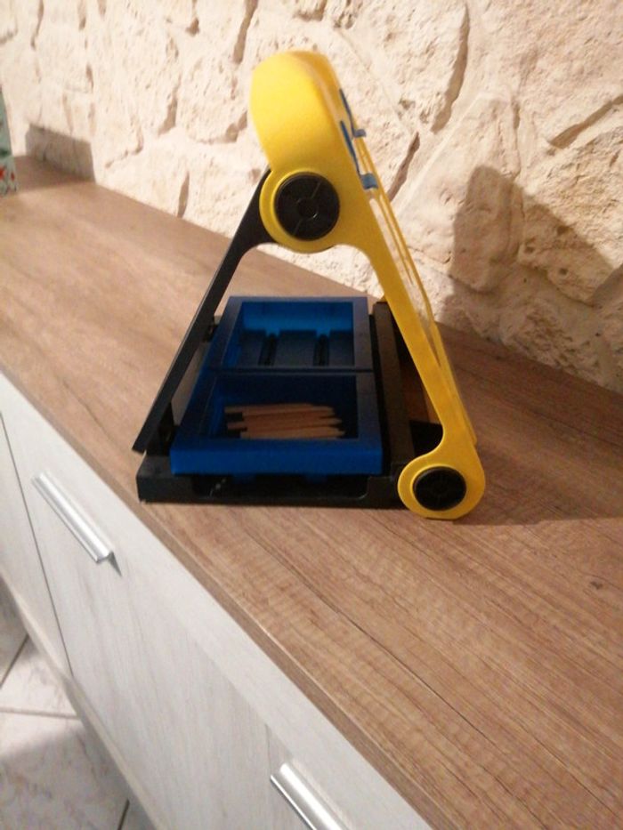 Pupitre pour enfants "Les minions" - photo numéro 8