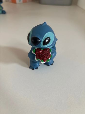 Figurine stitch showcase