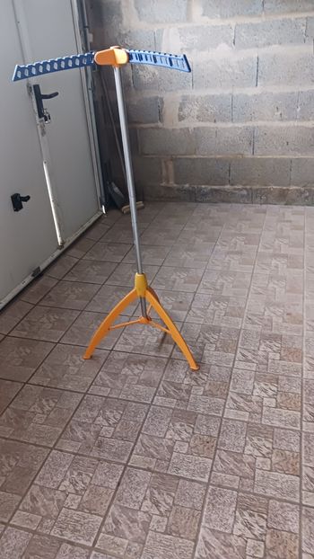 Etendoir cintre pliable