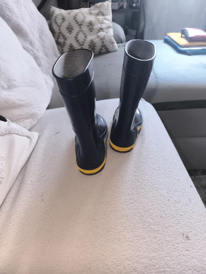 Paire de bottes de pluie bleu marine et jaune - photo numéro 4