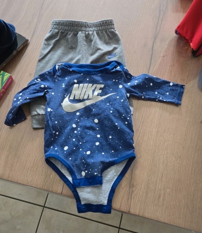 Ensemble nike