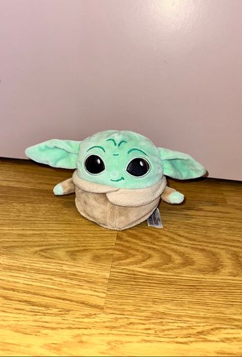 Petite peluche réversible Baby Yoda