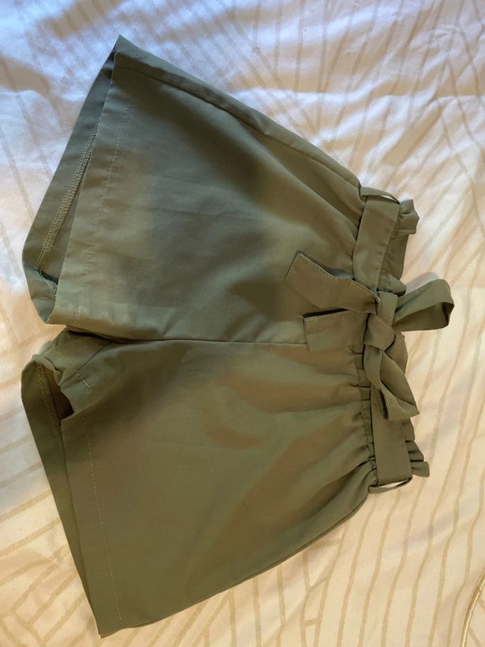 Short kaki