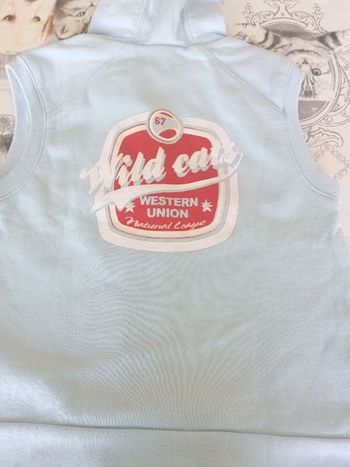 Gilet sans manches avec capuche