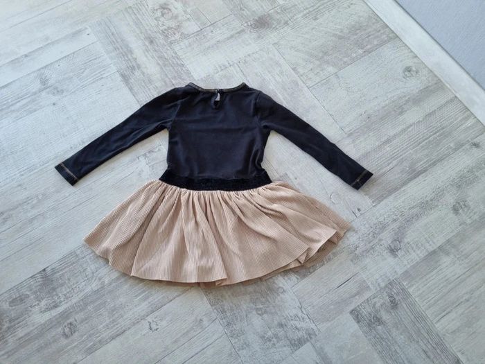 Robe  Taille 4 ans - photo numéro 2