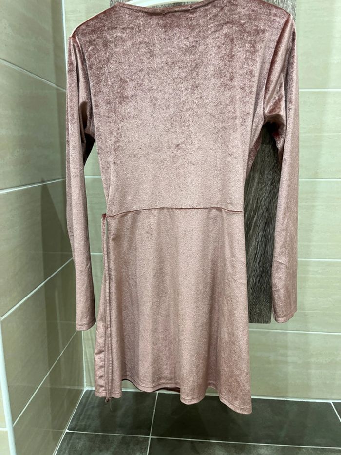 magnifique, robe rose satinée, pull&bear taille M - photo numéro 8