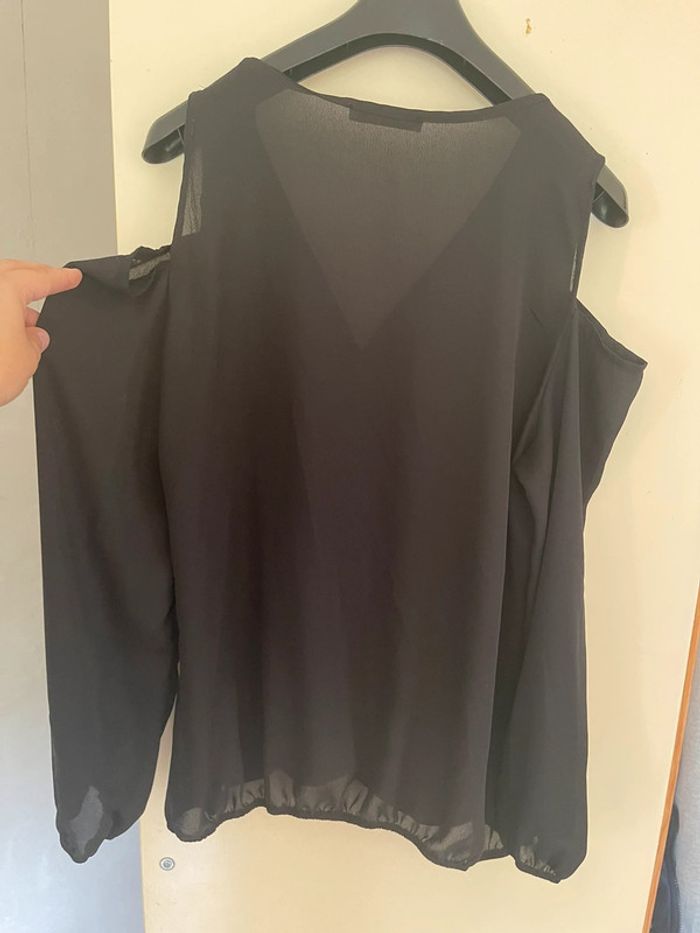 Blouse noire épaule dénudée - photo numéro 7