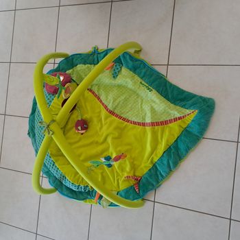 tapis eveil forme feuille