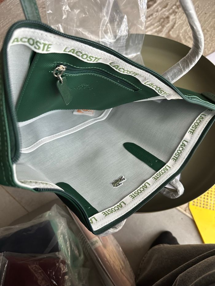 Sac à main marque Lacoste - photo numéro 5