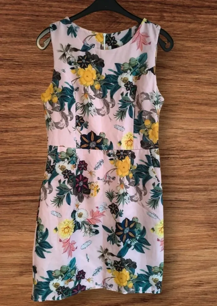 Robe fleurie - Taille M 🌸🌿