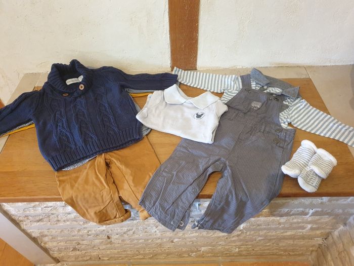 Lot deux ensembles hiver 6 mois.