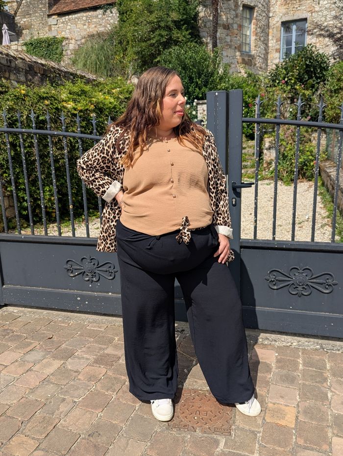 Pantalon fluide Gênes noir, jambes larges
Taille unique Curvy - photo numéro 5