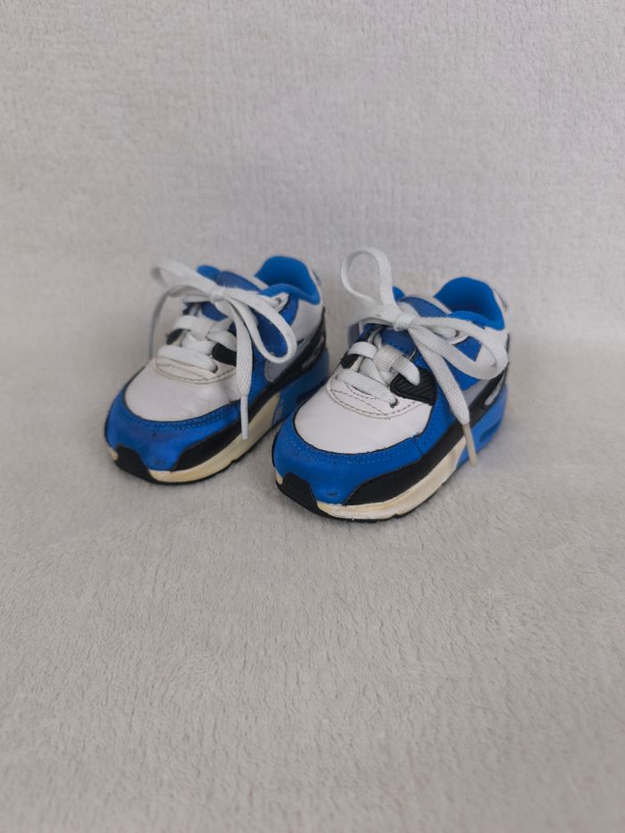 Basket Air Max Nike Garçon pointure 19,5 - photo numéro 2