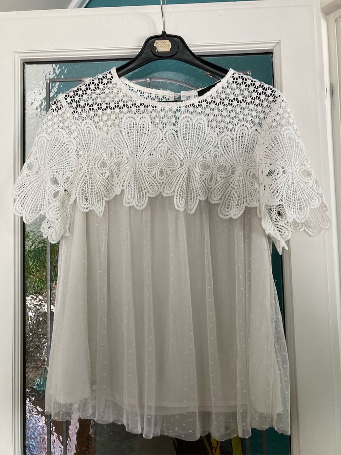 Haut dentelle et tulle