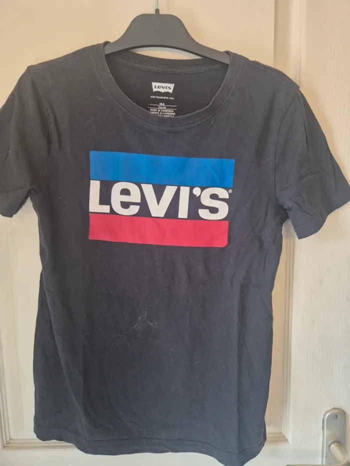 Tee shirt