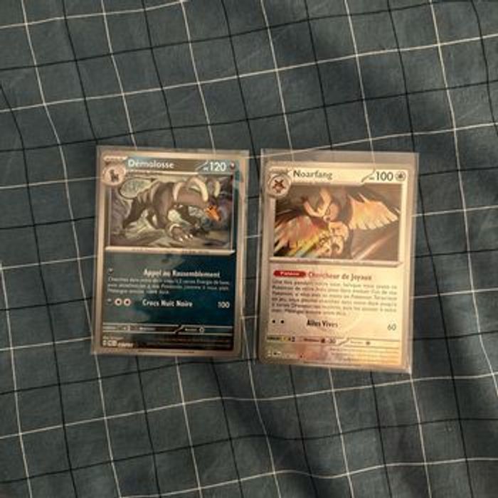 Lot de carte Pokémon ex ,V et alt + deux pokeball - photo numéro 3