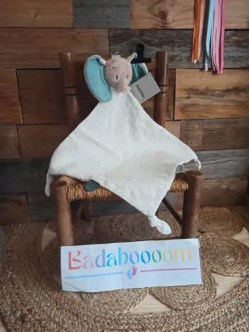 Doudou éléphant Nattou neuf