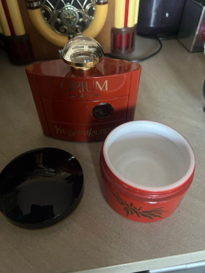 Flacons Yves Saint Laurent - photo numéro 2